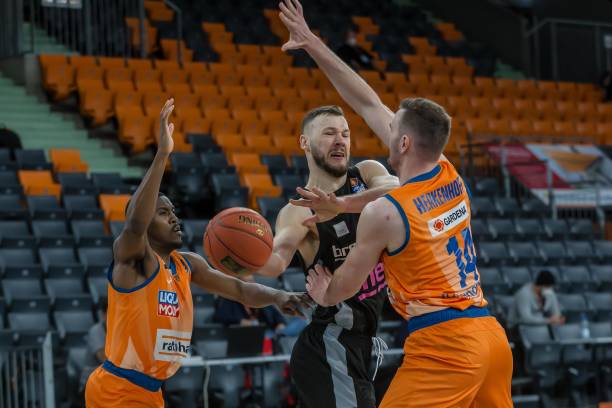 冬季拉开帷 冬季拉开帷