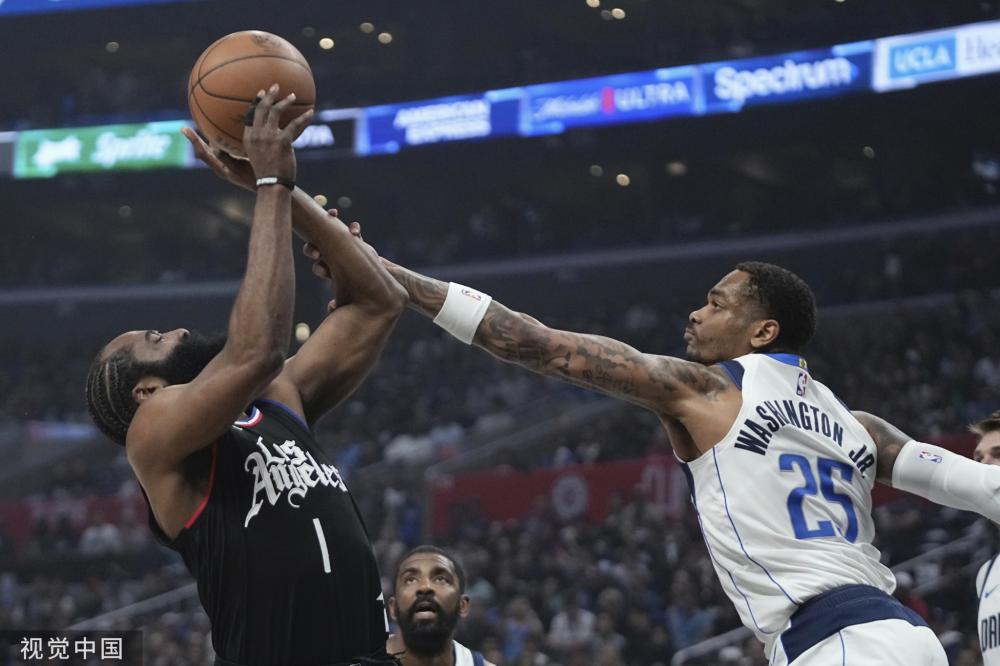 现出惊人的 现出惊人的