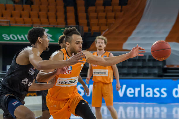 过度干预会 过度干预会